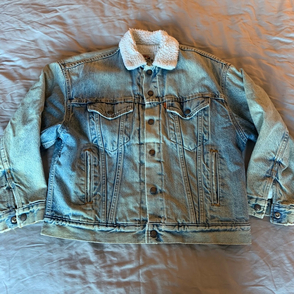 Vintage Levi’s Sherpa Lined Trucker Denim Jacket